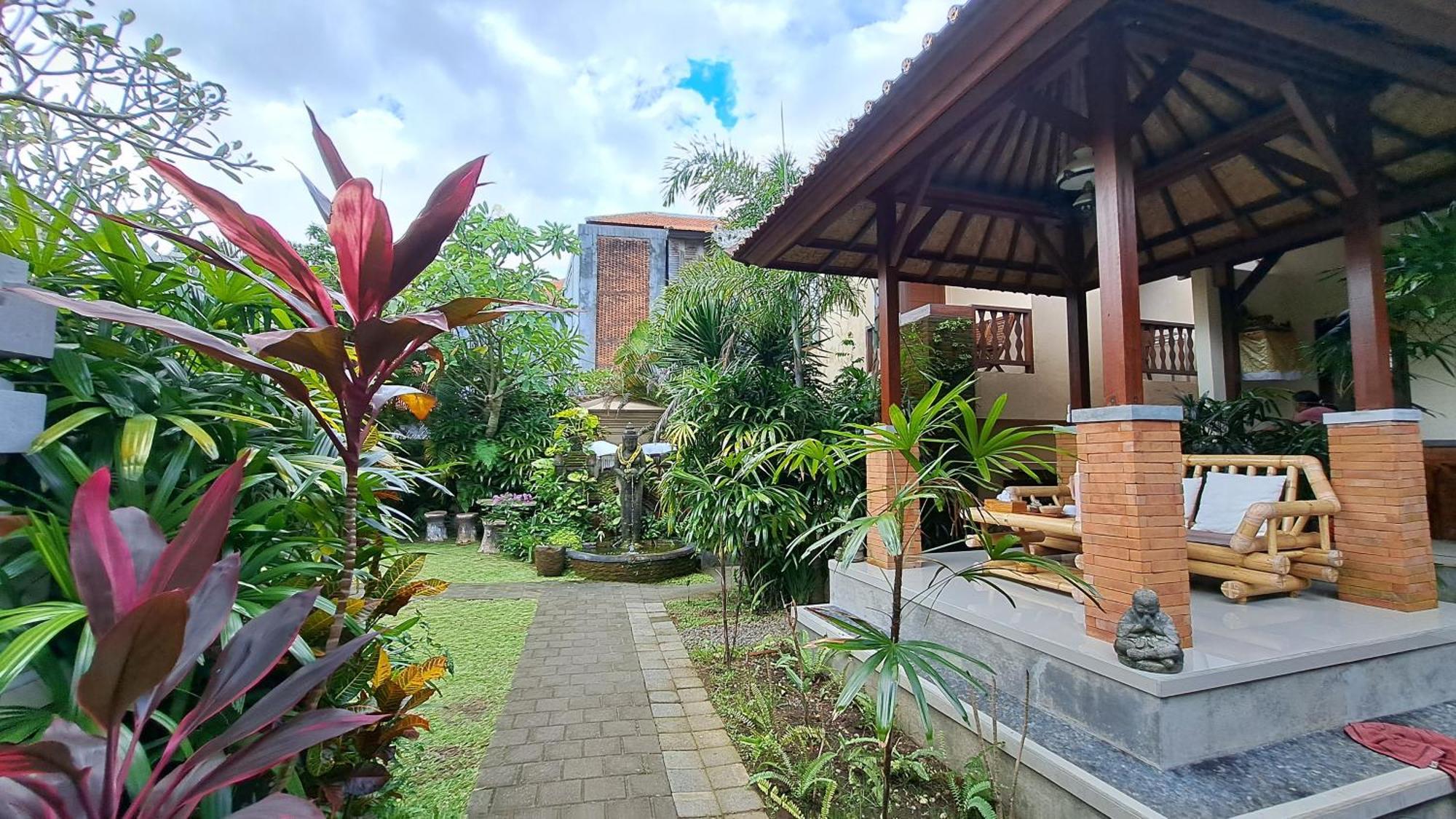 Sahadewa House Hotel Ubud Exterior foto