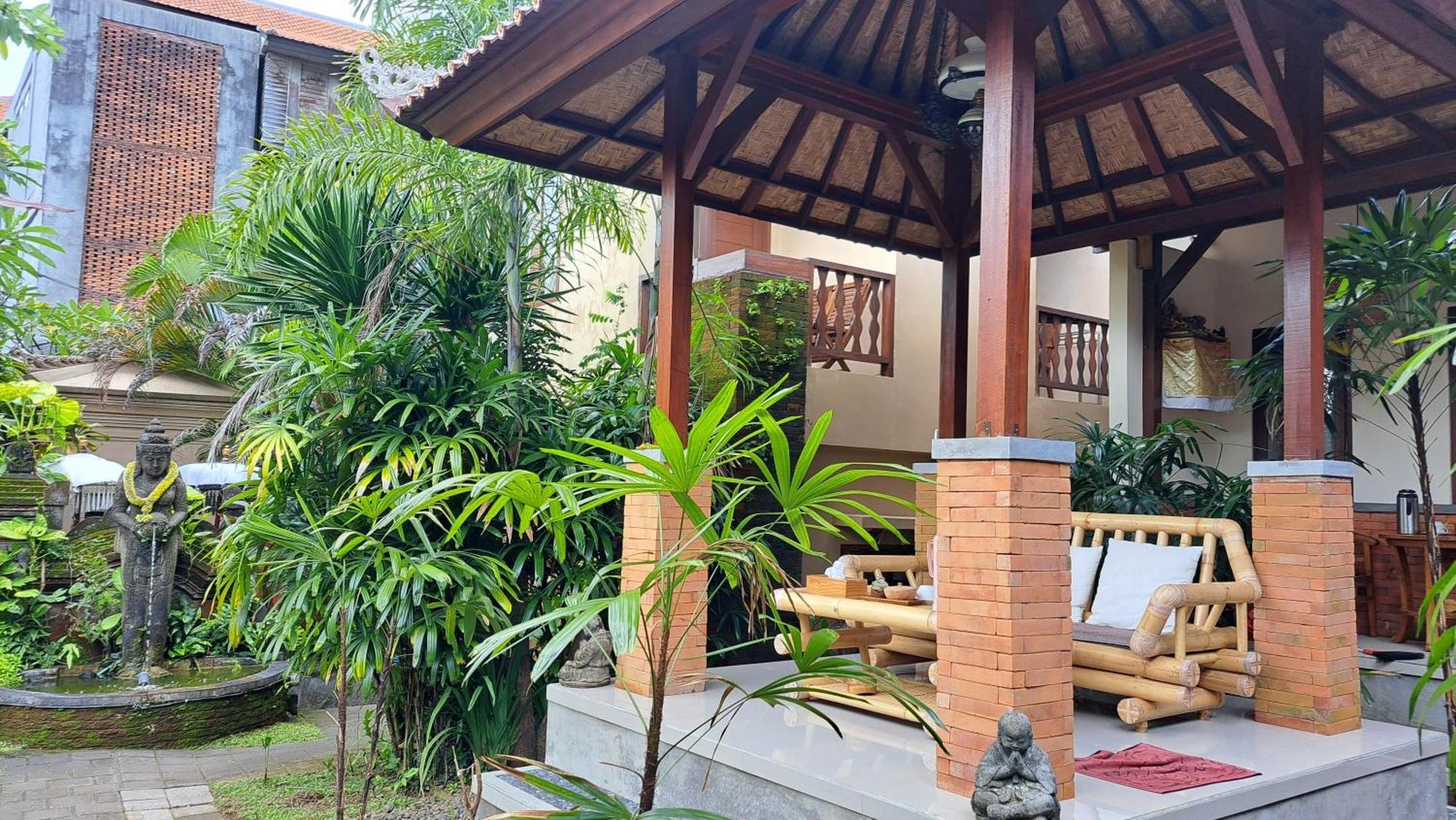 Sahadewa House Hotel Ubud Exterior foto